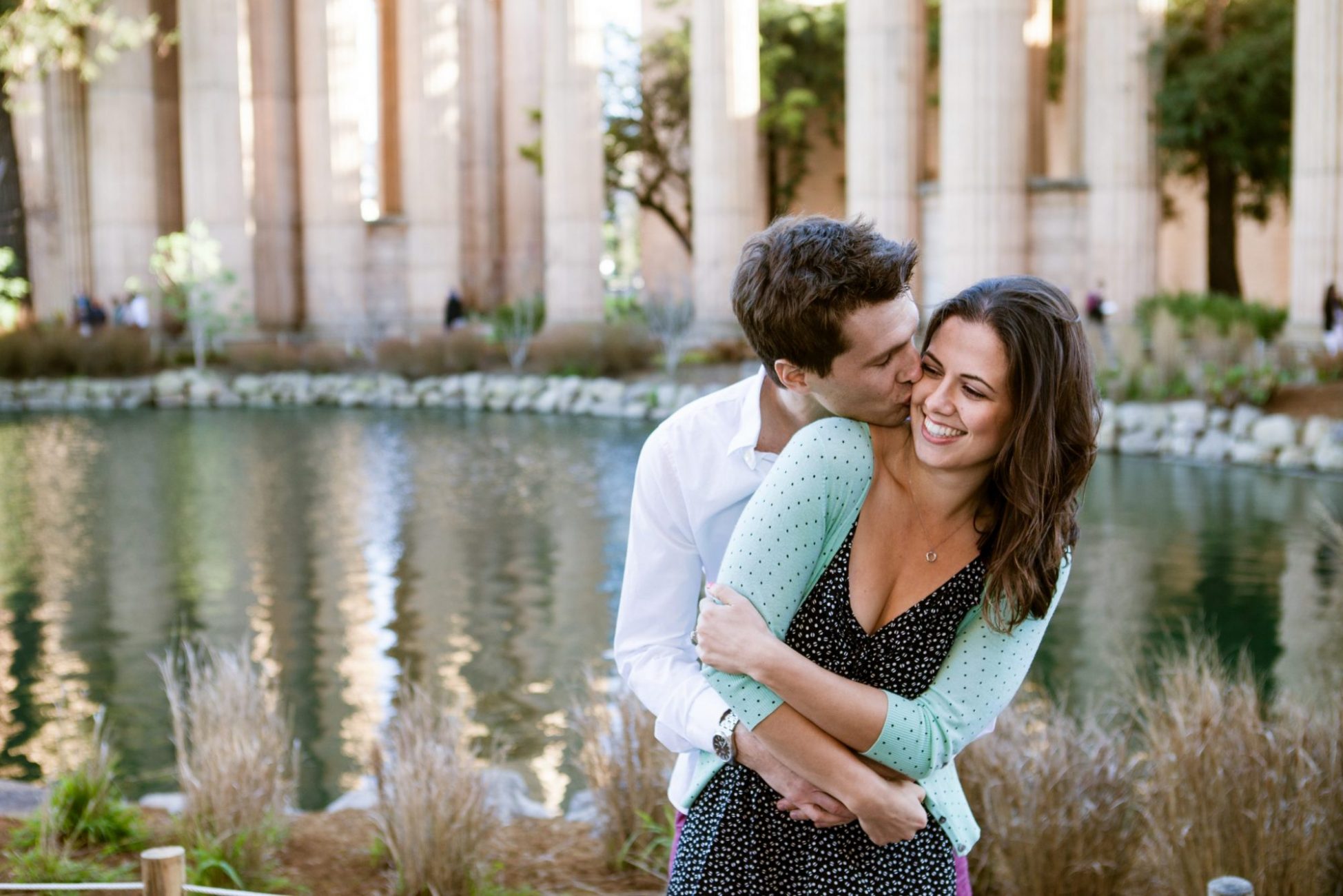 Palace of Fine Arts laughing couple, photo by Remo Fioroni